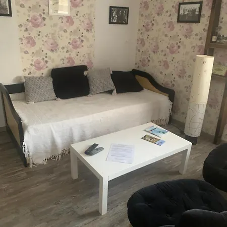 D'hotes Les Vergers De Louise Bed & Breakfast 3*