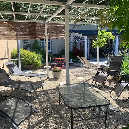 D'hotes Les Vergers De Louise Bed & Breakfast Thiolieres