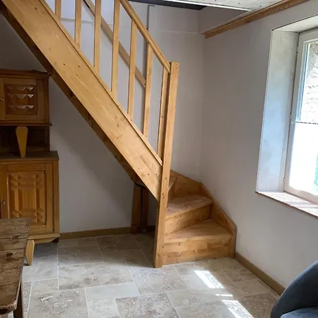 D'hotes Les Vergers De Louise Bed & Breakfast Thiolieres