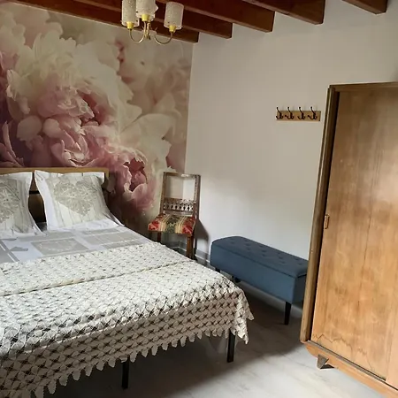 D'hotes Les Vergers De Louise 3* Thiolieres