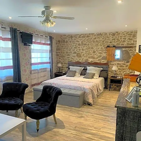 D'hotes Les Vergers De Louise فندق مبيت وإفطار Thiolieres